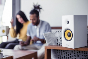 Edifier R1080BT 2.0 Bluetooth hangszóró fehér